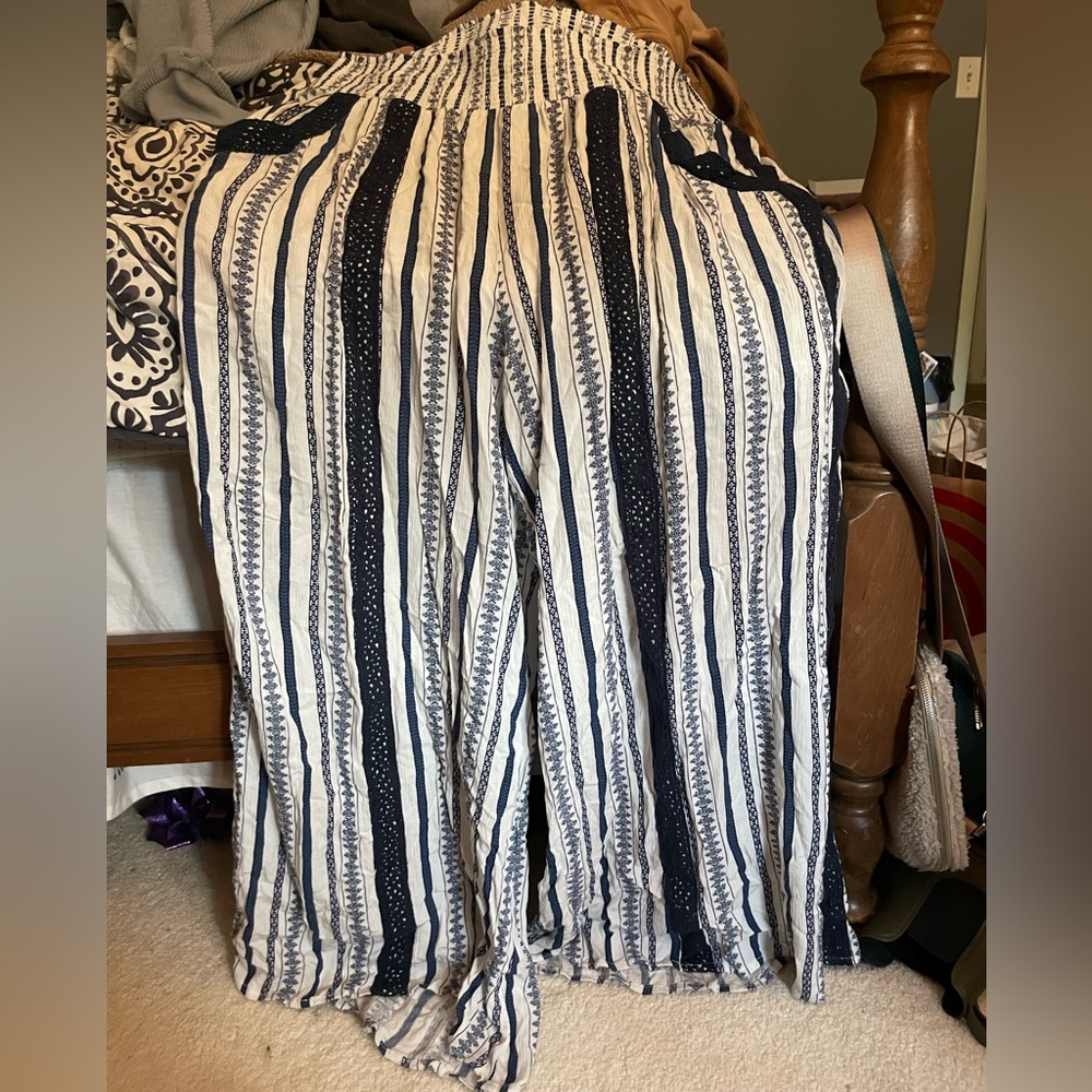 Flowy wide leg pant